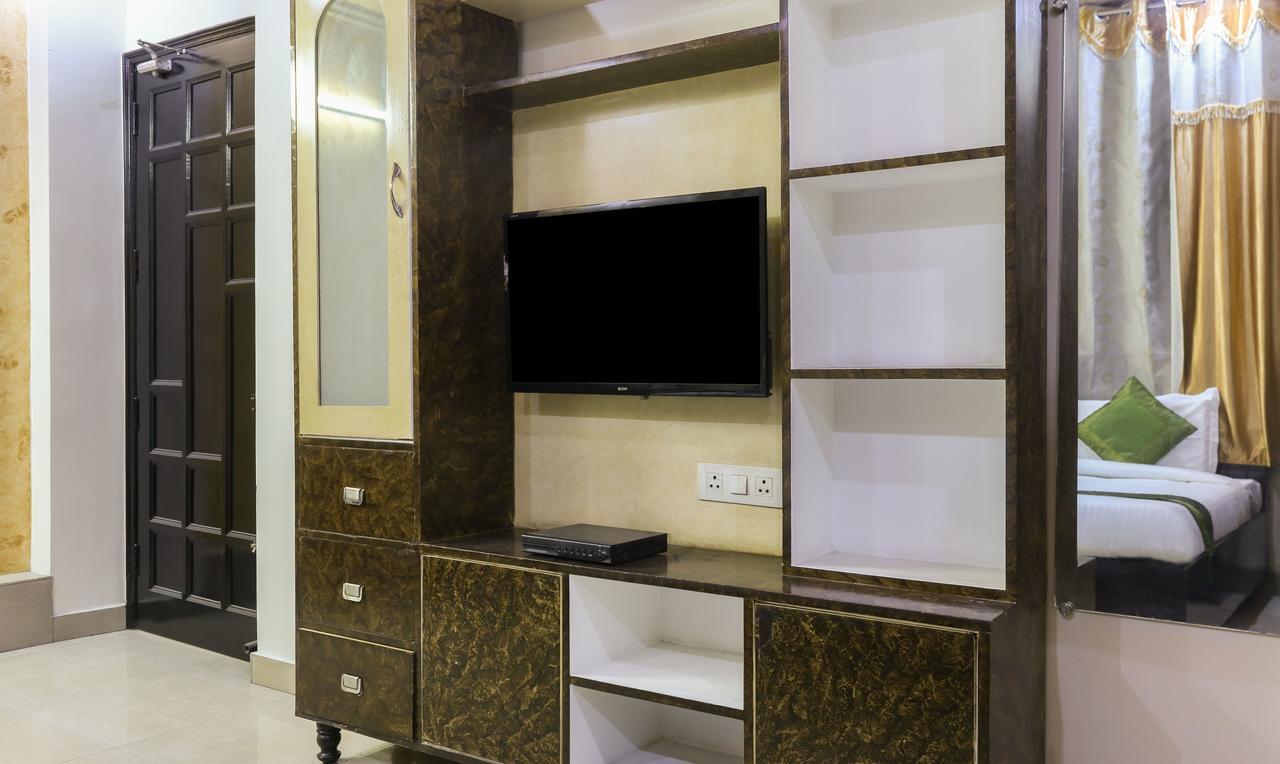 Treebo Trip Sswag 18 Expressway Hotel Noida Exterior foto